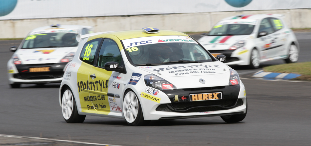 Marcus Fluch vandt også andet løb med sin Renault Clio
(Foto: Motorsporten.dk)